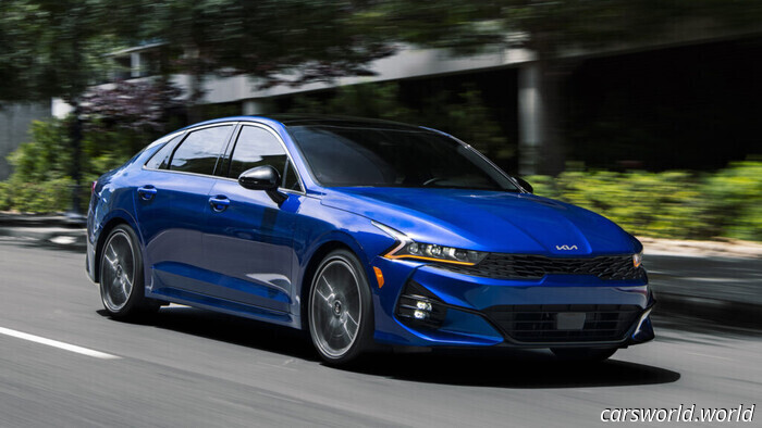 Kia retira 250.000 sedanes porque sus tanques de gasolina pueden derretirse | Carscoops